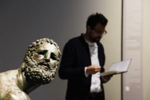 Giornata Mondiale della Poesia, Gabriele Tinti presenta l'audioguida "Ruines"