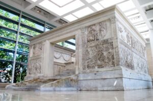 Dall’Ara Pacis al Casino Nobile, alla scoperta della bellezza con "Romarama"