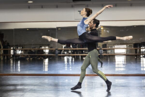 Il Corpo di Ballo del Teatro San Carlo omaggia van Manen e Forsythe al Politeama