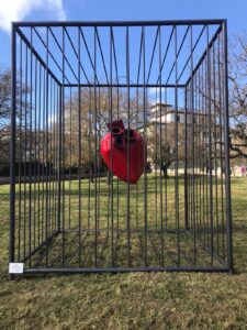 "La violenza non è amore", l'installazione di Anna Rizzo inaugurata nella Giornata Internazionale della Donna