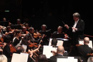 Al Teatro Massimo di Palermo musiche di Schubert e Beethoven per la bacchetta di Gabriele Ferro
