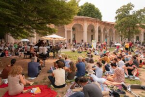 Piano City Milano, Mika regala un'anteprima esclusiva per la dodicesima edizione