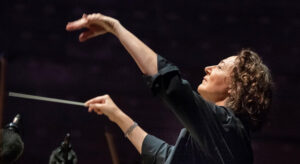 Nathalie Stutzmann per la prima volta sul podio del Regio: in programma Ravel, Wagner e Čajkovskij