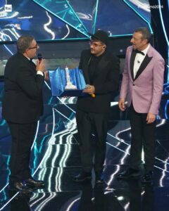 Festival di Sanremo 2024, Geolier vince la serata delle cover ma non mancano le polemiche